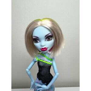 Monster High Doll Abbey Bominable Skultimate Roller Maze Mattel